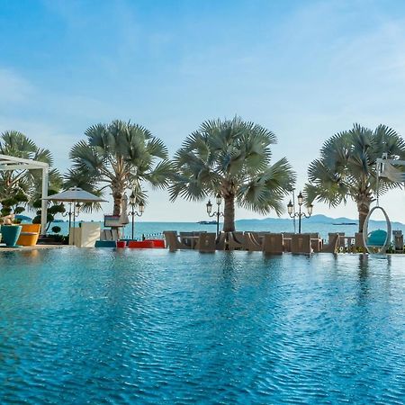 Lk Emerald Beach - Sha Extra Plus Pattaya Exterior photo Infinity pool at the hotel