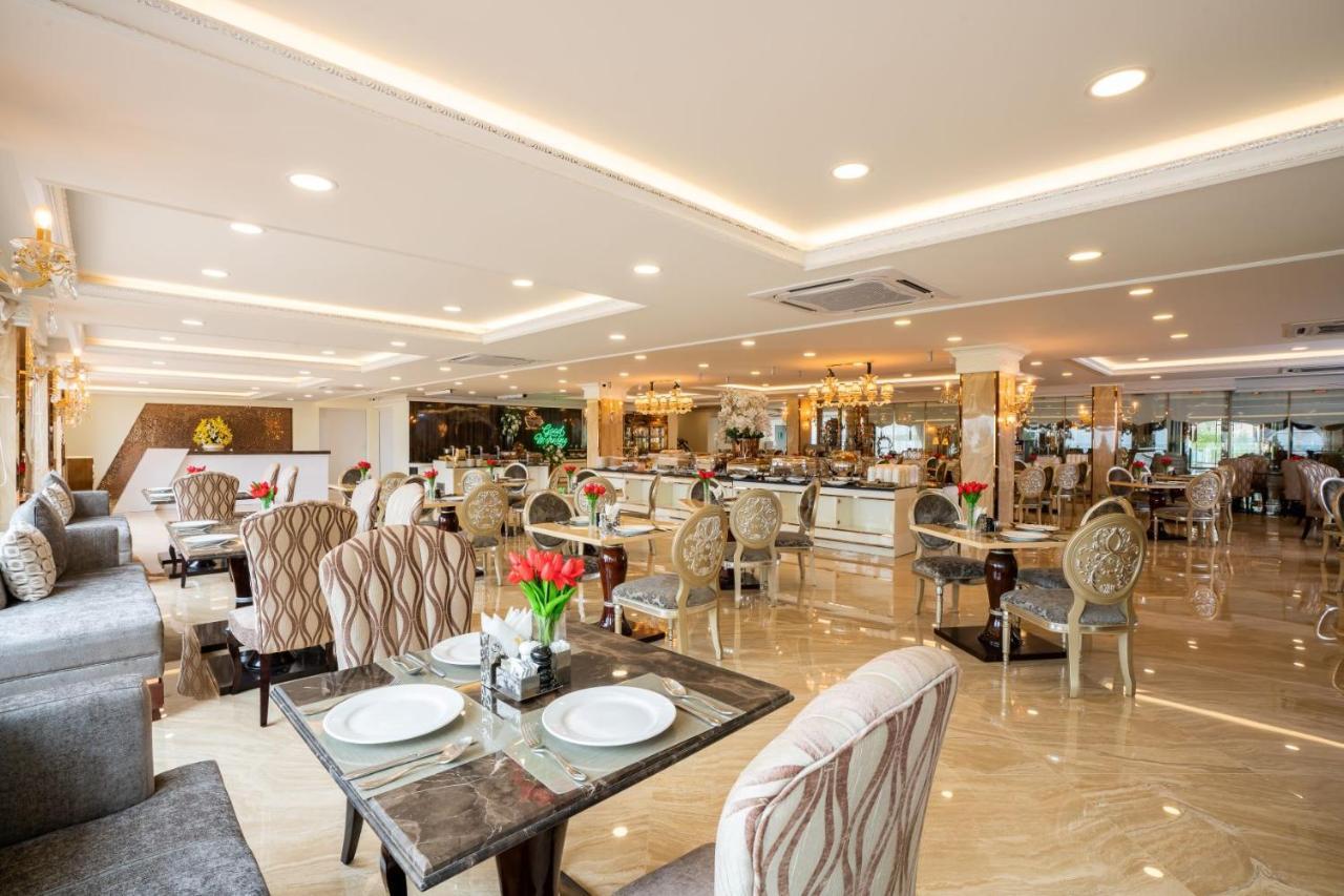 Lk Emerald Beach - Sha Extra Plus Pattaya Exterior photo The restaurant