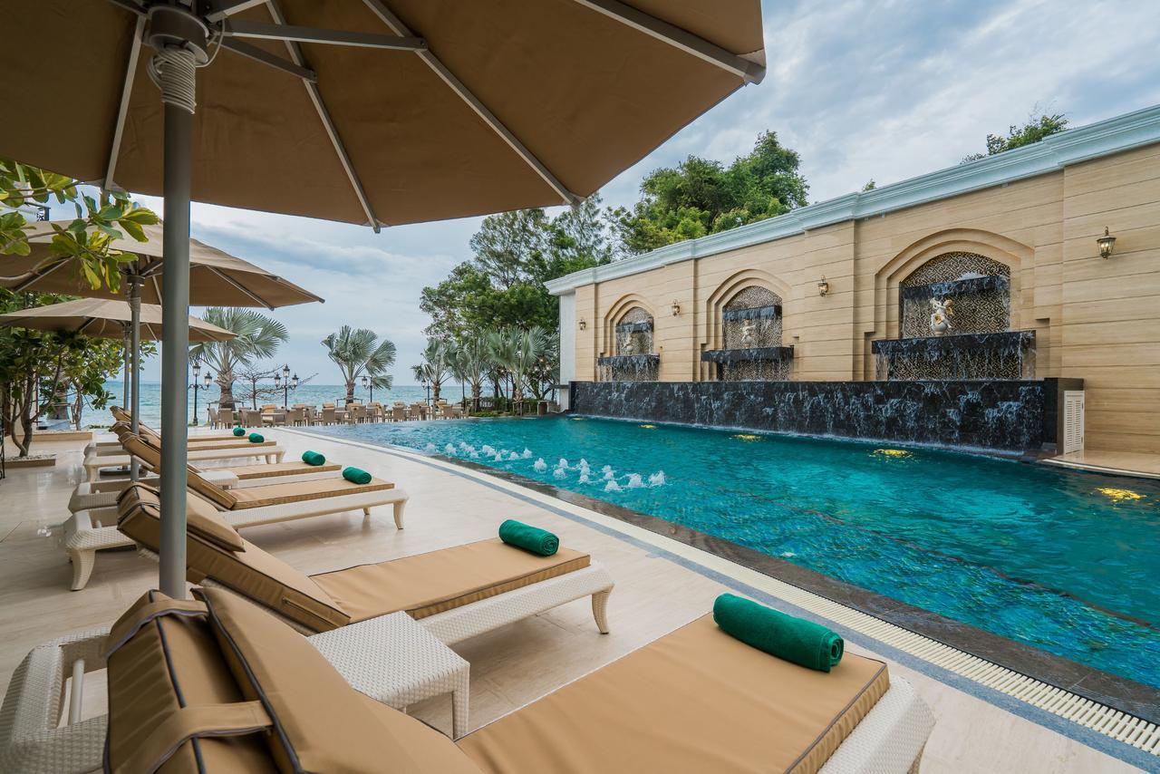 Lk Emerald Beach - Sha Extra Plus Pattaya Exterior photo The swimming pool at the hotel