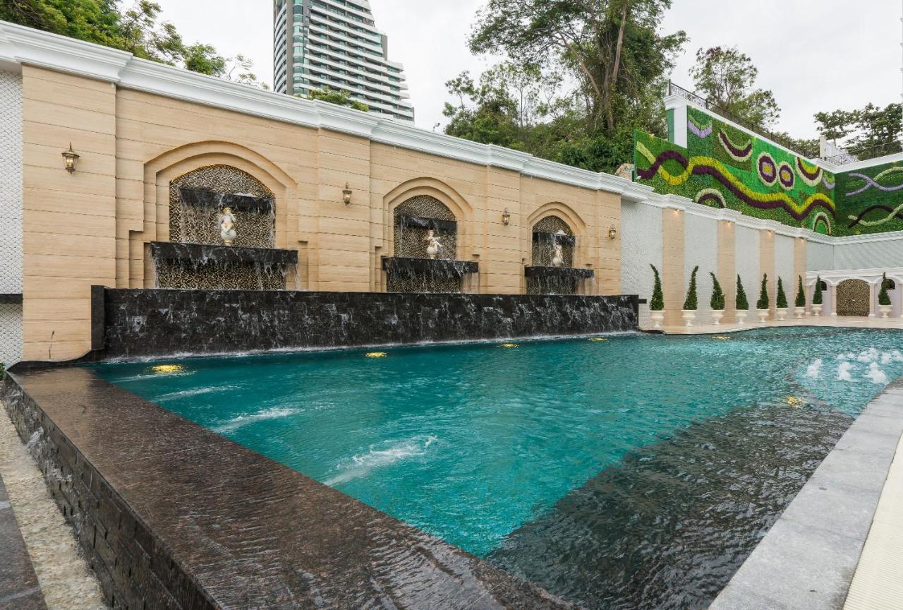 Lk Emerald Beach - Sha Extra Plus Pattaya Exterior photo The pool at the hotel